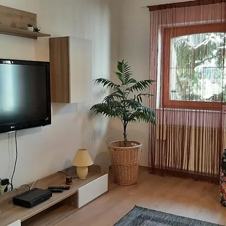 Selyemakac Apartman