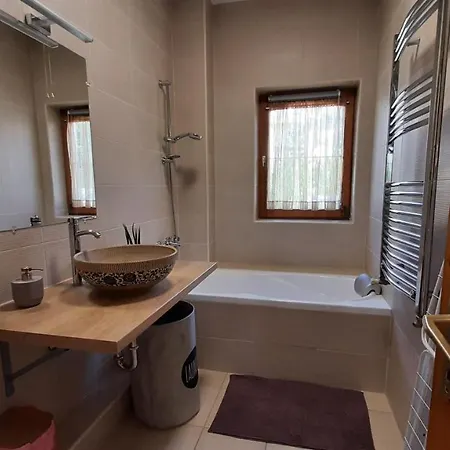 Selyemakac Apartman شقة *